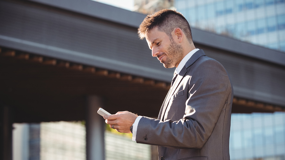 About > Our Philosophy > Use Month-to-Month Contracts > Image 1